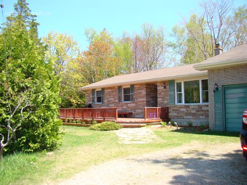 Cottage rental | The Sunflower Cottage, Sauble Beach