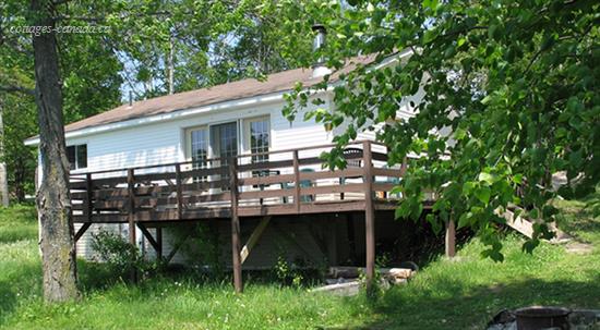 Cottage rental | Overlooking the Bay (# 9)