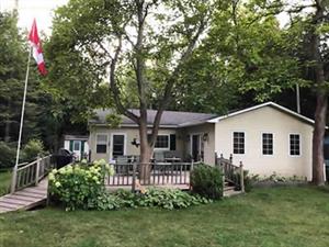 waterfront cottage rentals Sauble Beach, Bruce Peninsula