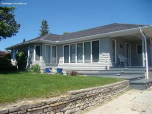 waterfront cottage rentals Sauble Beach, Bruce Peninsula