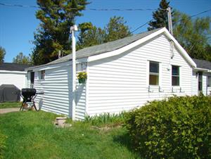 waterfront cottage rentals Sauble Beach, Bruce Peninsula