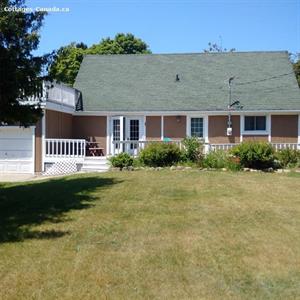 waterfront cottage rentals Sauble Beach, Bruce Peninsula