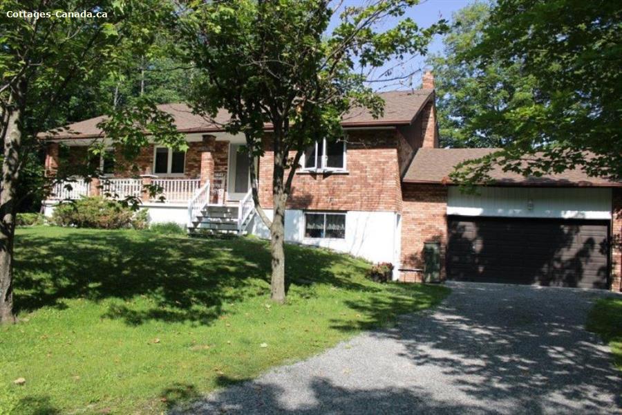 Cottage rental Ontario, Kawarthas and Northumberland, Fenelon Falls Balsam Cottage Country